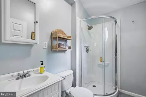 Bath - 7910 Mayford Ave, Pasadena, MD 21122 photo 1 of 2