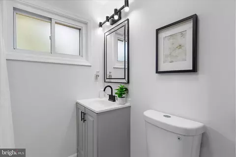 Bath - 1511 Long Point Rd, Pasadena, MD 21122 photo 1 of 3