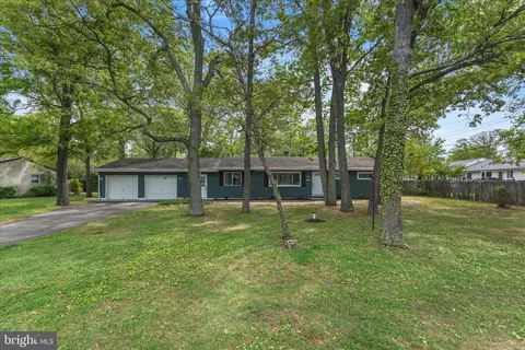 1511 Long Point Rd, Pasadena, MD 21122