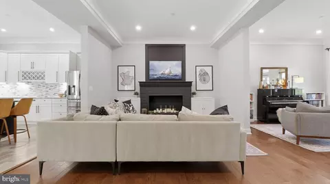 Entry Way - 1428 Central Ave E, Edgewater, MD 21037 photo 7 of 22