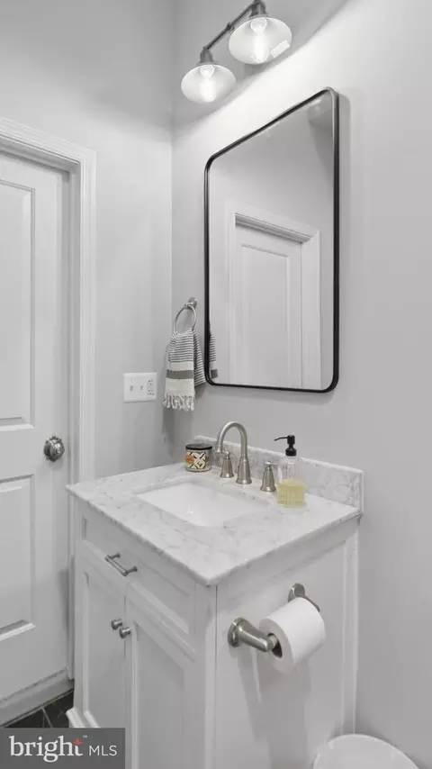 Bath - 1428 Central Ave E, Edgewater, MD 21037 photo 1 of 10