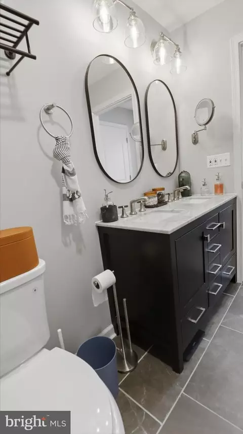 Bath - 1428 Central Ave E, Edgewater, MD 21037 photo 7 of 10