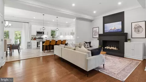 Entry Way - 1428 Central Ave E, Edgewater, MD 21037 photo 9 of 22
