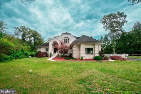 1054 Bayard Rd, Lothian, MD 20711