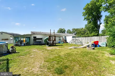 Exterior - 1090 Notley Ct, Pasadena, MD 21122 photo 5 of 7