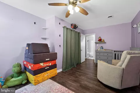 Bedroom - 1090 Notley Ct, Pasadena, MD 21122 photo 6 of 6