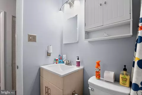 Bath - 1090 Notley Ct, Pasadena, MD 21122 photo 2 of 2