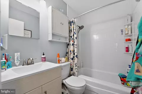 Bath - 1090 Notley Ct, Pasadena, MD 21122 photo 1 of 2