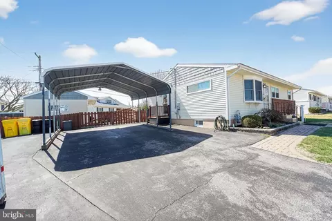 Exterior - 119 Sandy Beach Dr, Pasadena, MD 21122 photo 3 of 3