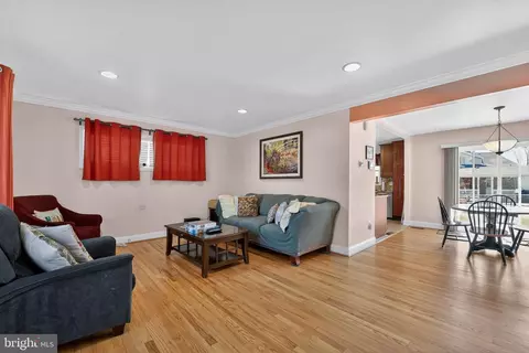 Entry Way - 119 Sandy Beach Dr, Pasadena, MD 21122 photo 1 of 1