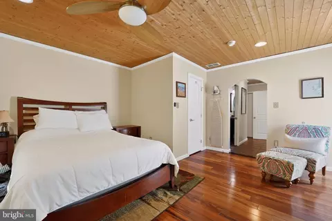 Bedroom - 119 Sandy Beach Dr, Pasadena, MD 21122 photo 2 of 3