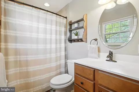 Bath - 1247 Doubleday Dr, Arnold, MD 21012 photo 3 of 5