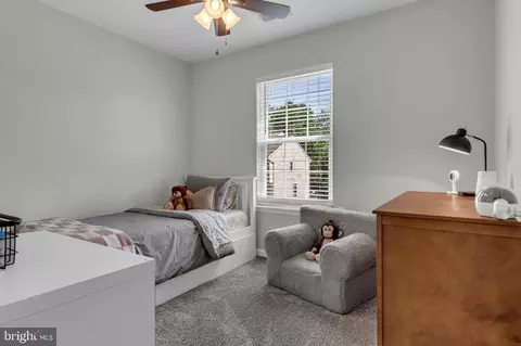 Bedroom - 2138 Millhaven Dr #138, Edgewater, MD 21037 photo 3 of 4