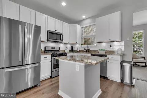 Kitchen - 2138 Millhaven Dr #138, Edgewater, MD 21037 photo 4 of 6