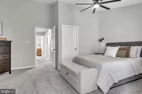 Bedroom - 2138 Millhaven Dr #138, Edgewater, MD 21037 photo 2 of 4