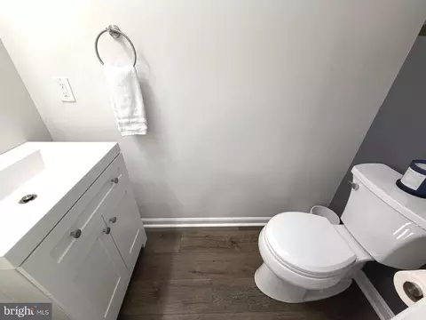 Bath - 2138 Millhaven Dr #138, Edgewater, MD 21037 photo 1 of 3