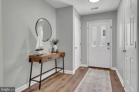 Entry Way - 2138 Millhaven Dr #138, Edgewater, MD 21037 photo 5 of 6