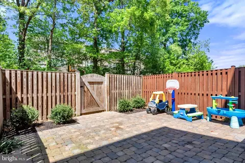Exterior - 2138 Millhaven Dr #138, Edgewater, MD 21037 photo 7 of 11
