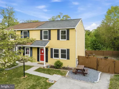 8041 Bosley Ct, Glen Burnie, MD 21061