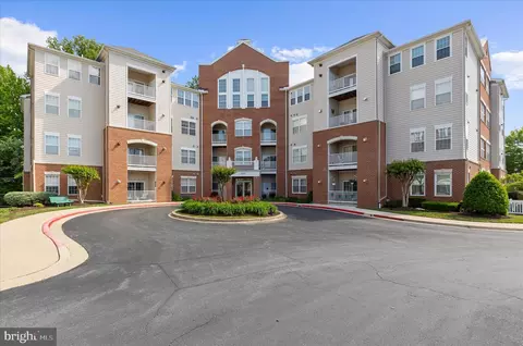 2610 Chapel Lake Dr #404, Gambrills, MD 21054