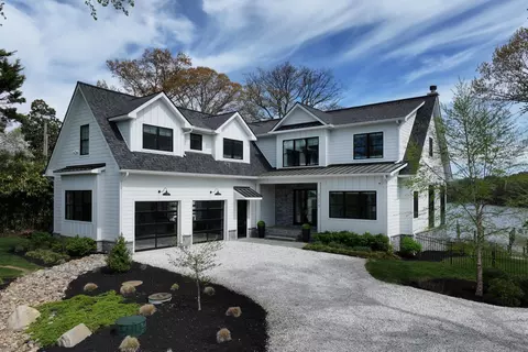 3275 Harness Creek Rd, Annapolis, MD 21403
