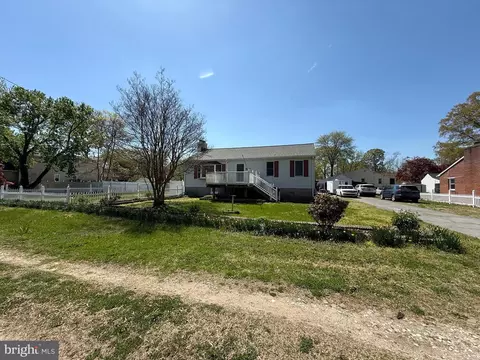 7620 1st St, Pasadena, MD 21122 photo 2
