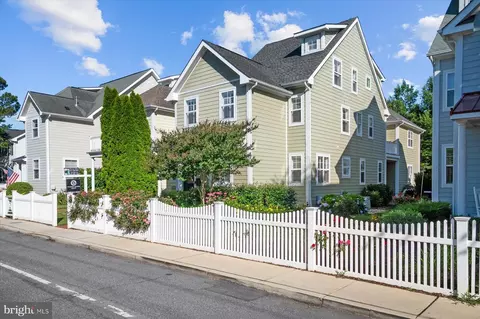 820 Bay Ridge Ave, Annapolis, MD 21403