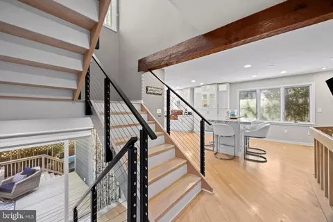 Entry Way - 619 Second St, Annapolis, MD 21403 photo 3 of 4