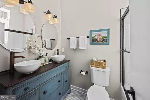 Bath - 619 Second St, Annapolis, MD 21403 photo 2 of 2