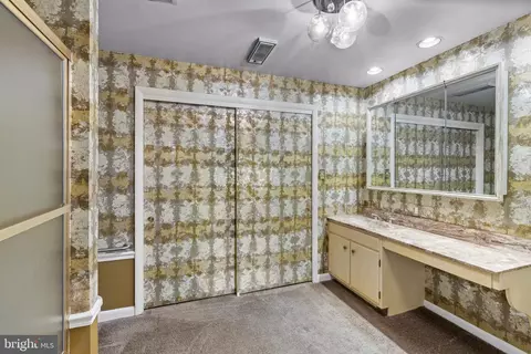 Bath - 500 Sara Dr, Annapolis, MD 21401 photo 3 of 3