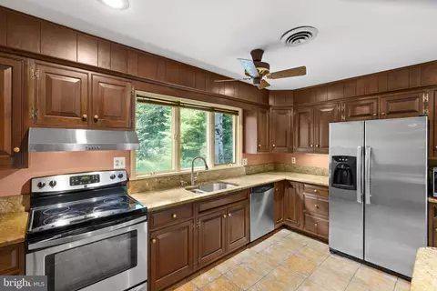 Kitchen - 500 Sara Dr, Annapolis, MD 21401 photo 1 of 2