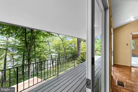 Exterior - 500 Sara Dr, Annapolis, MD 21401 photo 2 of 6