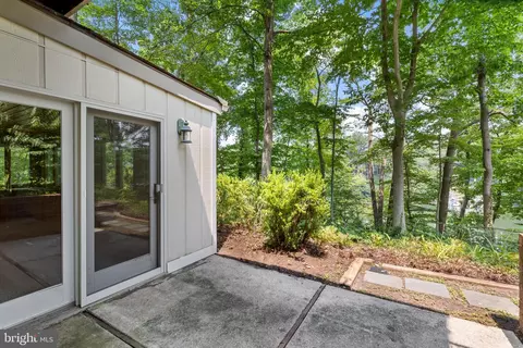 Exterior - 500 Sara Dr, Annapolis, MD 21401 photo 5 of 6