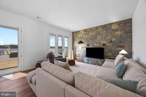 Other - 31 Shadow Point Ct, Edgewater, MD 21037 photo 4 of 11