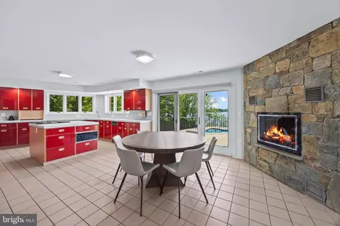 Kitchen - 31 Shadow Point Ct, Edgewater, MD 21037 photo 1 of 2