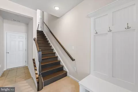 Entry Way - 7713 Cresap Ln, Hanover, MD 21076 photo 13 of 14