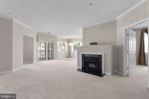 2605 Chapel Lake Dr #312, Gambrills, MD 21054