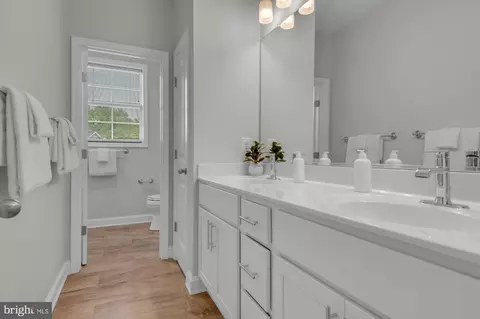 Entry Way - 505 Brewerton Ln, Edgewater, MD 21037 photo 9 of 12