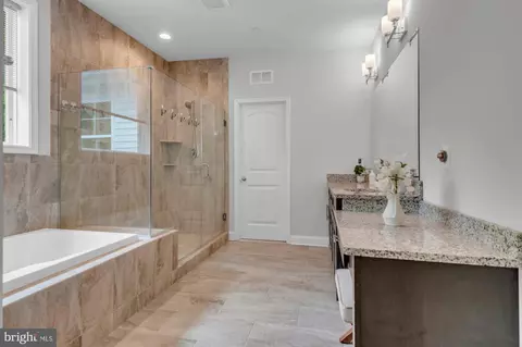 Entry Way - 505 Brewerton Ln, Edgewater, MD 21037 photo 8 of 12