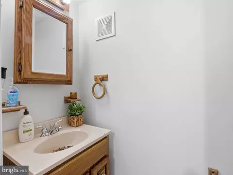 Bath - 3652 Seaford Ct, Pasadena, MD 21122 photo 3 of 3