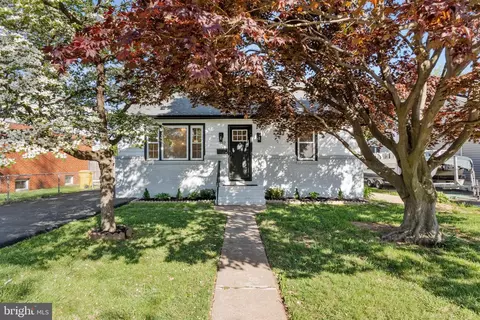 182 Lake Rd, Pasadena, MD 21122