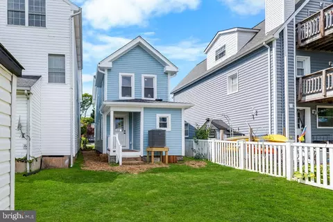 Exterior - 131 Eastern Ave, Annapolis, MD 21403 photo 4 of 8