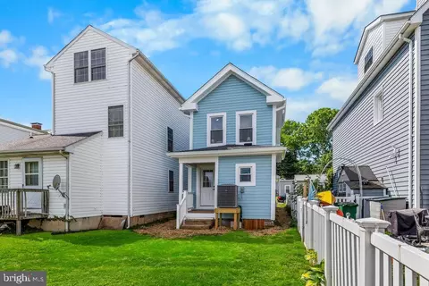 Exterior - 131 Eastern Ave, Annapolis, MD 21403 photo 5 of 8