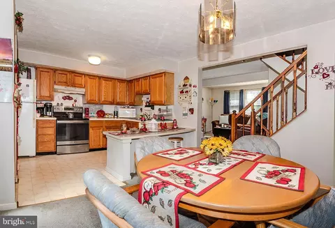 Kitchen - 8166 Hazy Dawn Ct, Pasadena, MD 21122 photo 1 of 4