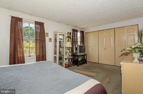 Bedroom - 8166 Hazy Dawn Ct, Pasadena, MD 21122 photo 5 of 8