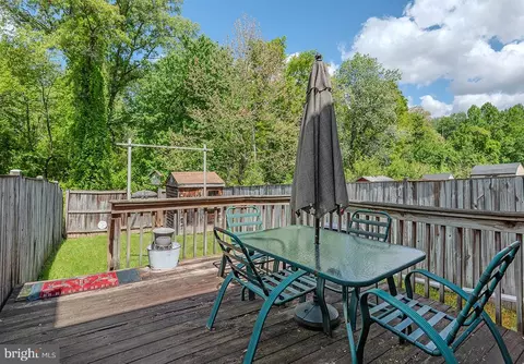 Exterior - 8166 Hazy Dawn Ct, Pasadena, MD 21122 photo 3 of 4