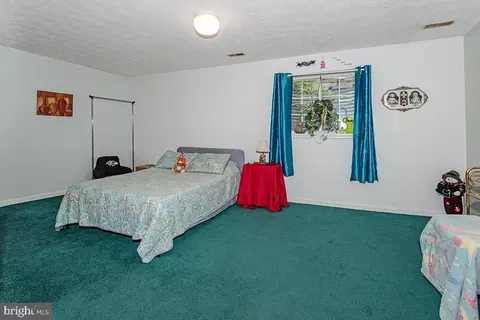 Bedroom - 8166 Hazy Dawn Ct, Pasadena, MD 21122 photo 7 of 8
