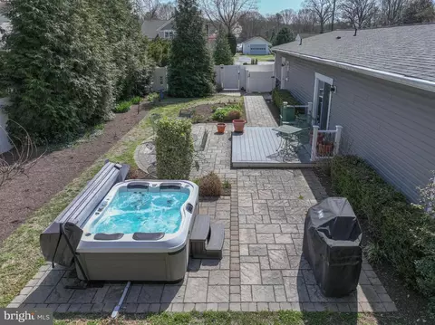 Exterior - 8203 Forest Glen Dr, Pasadena, MD 21122 photo 2 of 9