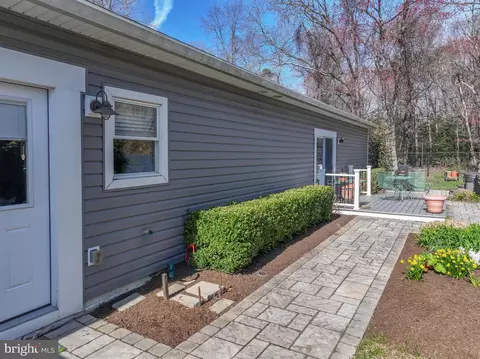 Exterior - 8203 Forest Glen Dr, Pasadena, MD 21122 photo 6 of 9