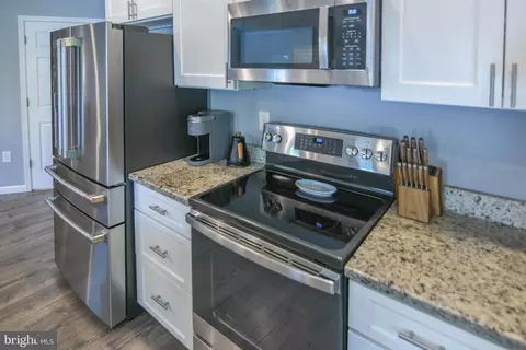 Kitchen - 8203 Forest Glen Dr, Pasadena, MD 21122 photo 5 of 5
